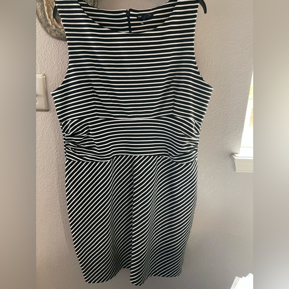 Gap Sleeveless Black/White Stripe Dress SZ 20 Tuck Waist Invisible zipper NWOT